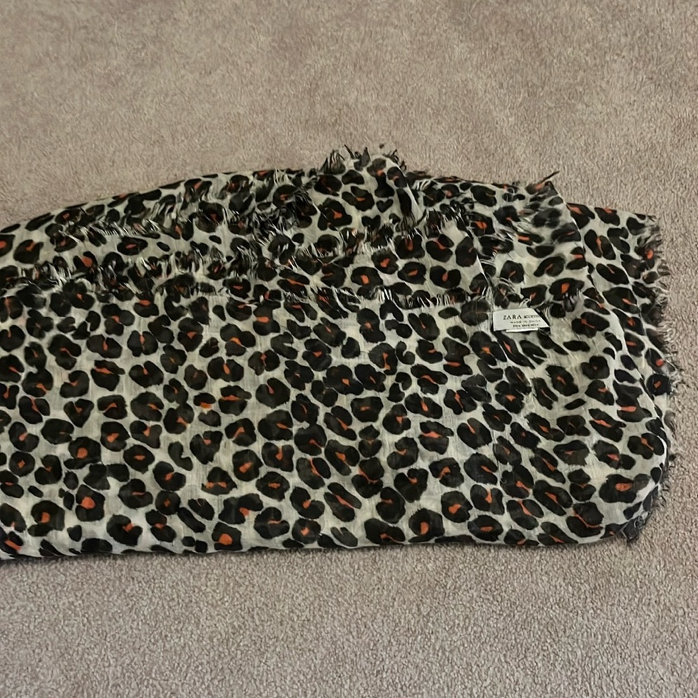 Lightweight Zara scarf